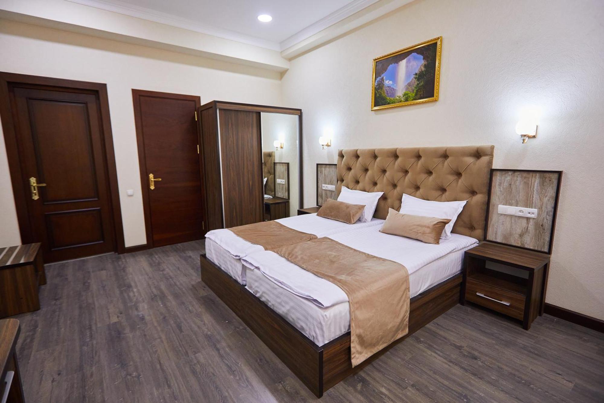 Hotel Grand Art Tashkent Esterno foto
