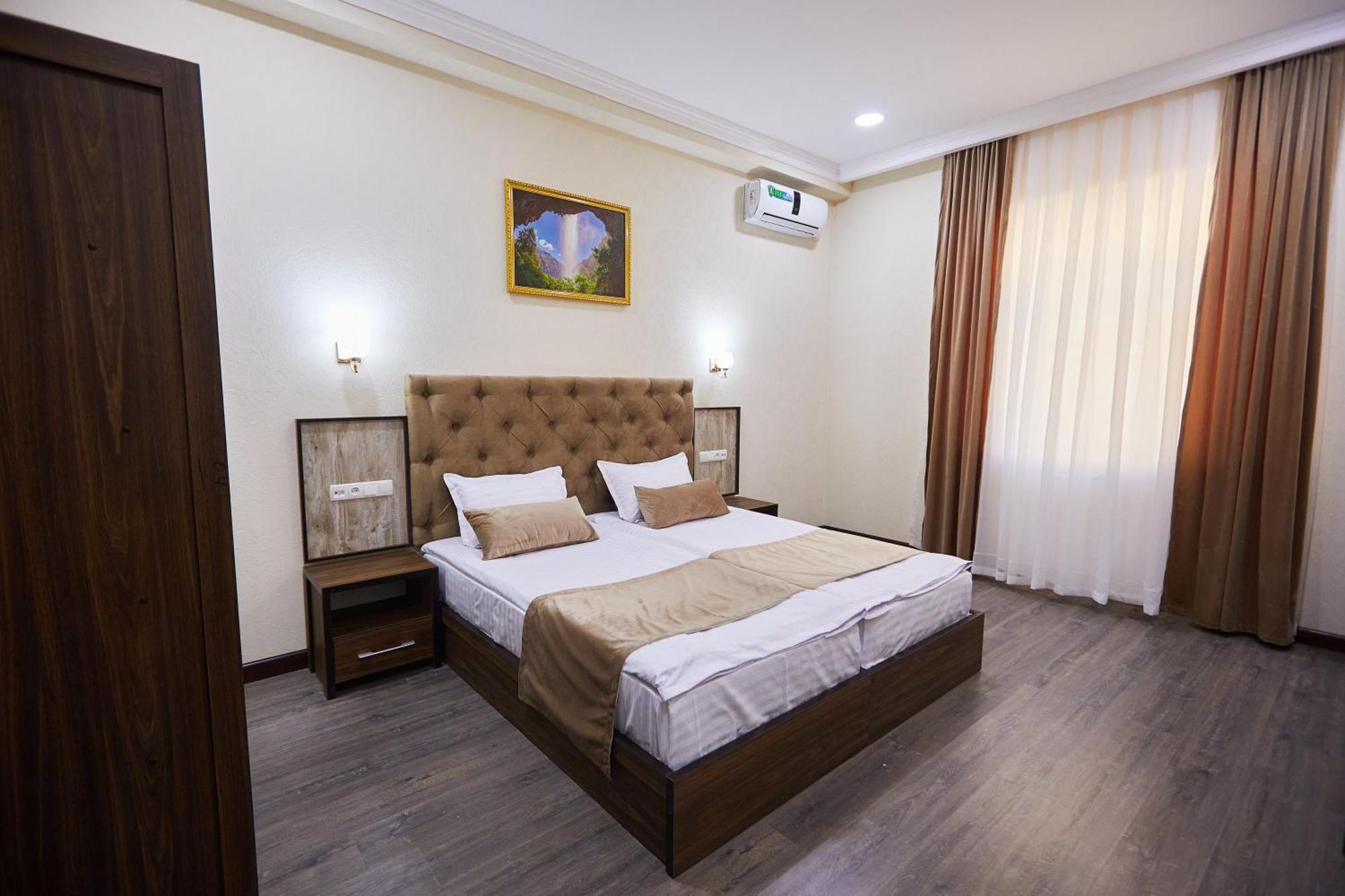Hotel Grand Art Tashkent Esterno foto