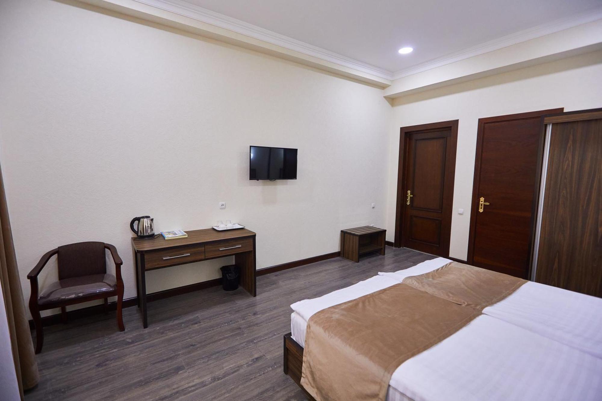 Hotel Grand Art Tashkent Esterno foto