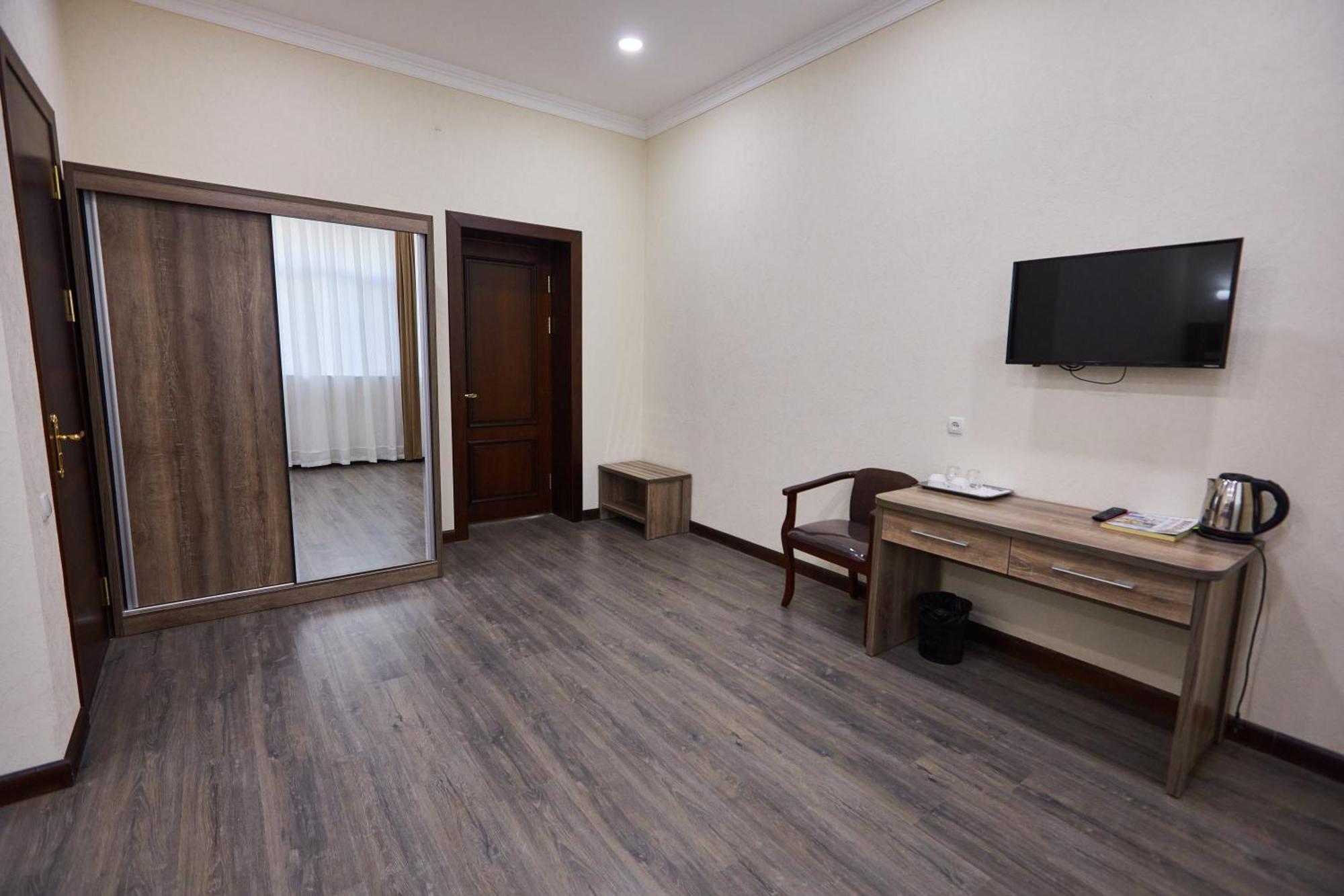 Hotel Grand Art Tashkent Esterno foto
