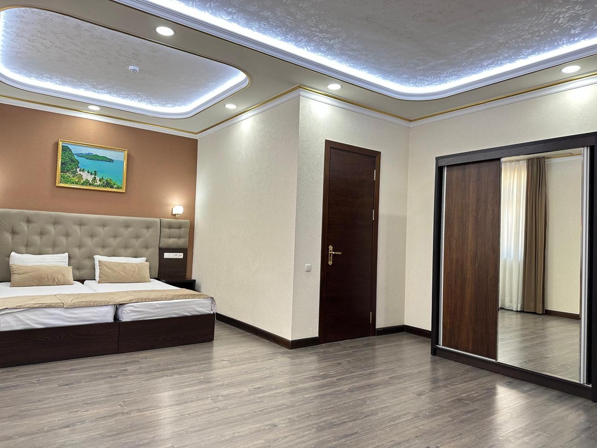 Hotel Grand Art Tashkent Esterno foto